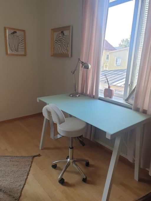 Centrala Stan- 2-Rums Gaestsvit, Perfekt Foer Kollegor Som Oenskar Separata Rum Umeå Extérieur photo