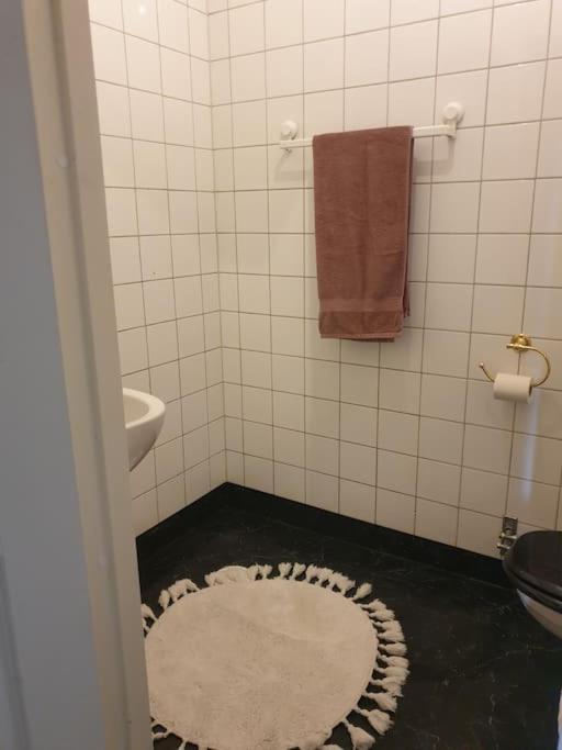Centrala Stan- 2-Rums Gaestsvit, Perfekt Foer Kollegor Som Oenskar Separata Rum Umeå Extérieur photo