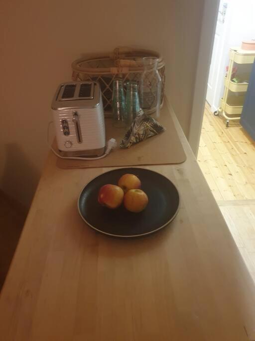 Centrala Stan- 2-Rums Gaestsvit, Perfekt Foer Kollegor Som Oenskar Separata Rum Umeå Extérieur photo